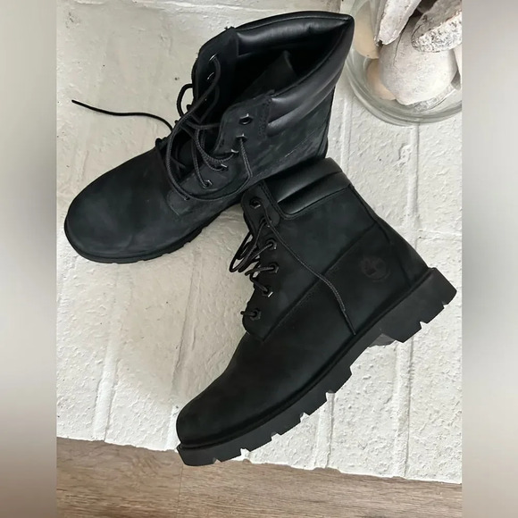 Timberland Shoes - Women's Linden Wood Waterproof Lug Sole Booties from Finish Line size 9 NWT